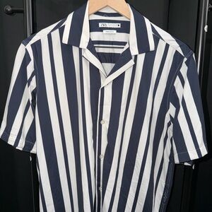 Zara Men's Navy and White Striped Shirt
